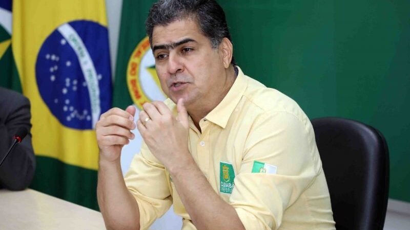 Emanuel Pinheiro lança programa de desenvolvimento da cadeia produtiva da Apicultura