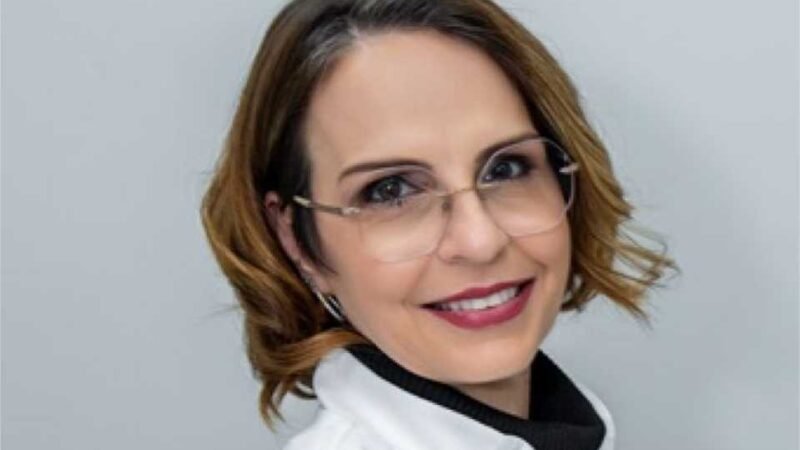 Cólica menstrual intensa na adolescência não é normal