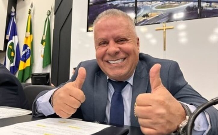 Chico homenageia inscrito 01 da OAB-MT