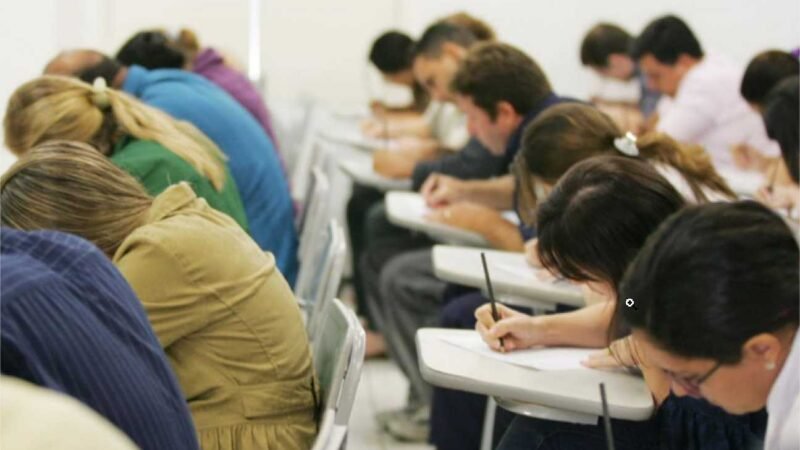 Ager faz concurso público e paga R$ 7 mil a novos servidores