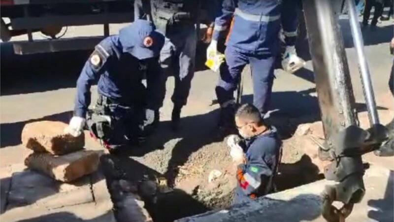 Criminoso morre em esgoto após confronto com a polícia