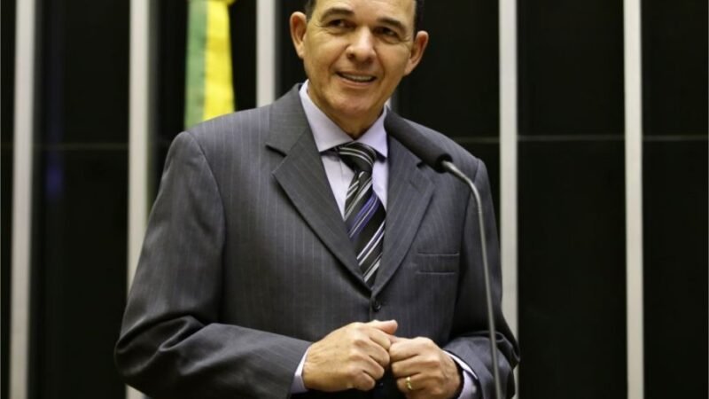 Deputado aproveita boom de emendas e passa a acompanhar obras