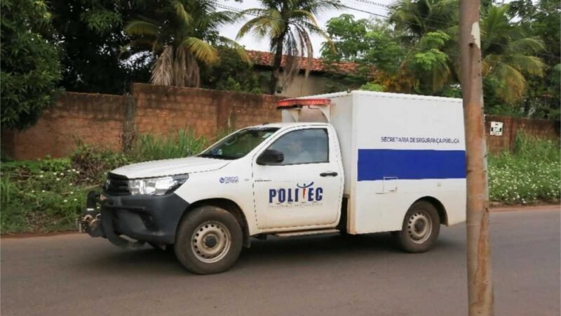 Padrasto encontra enteado morto no banheiro de quitinete