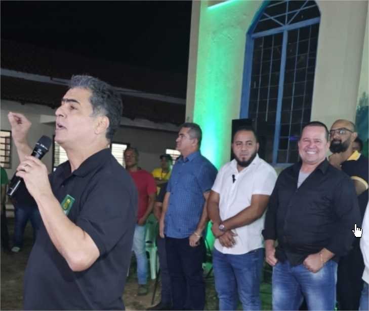 Vereadores prestigiam entrega de 307 títulos no Altos da Serra 2