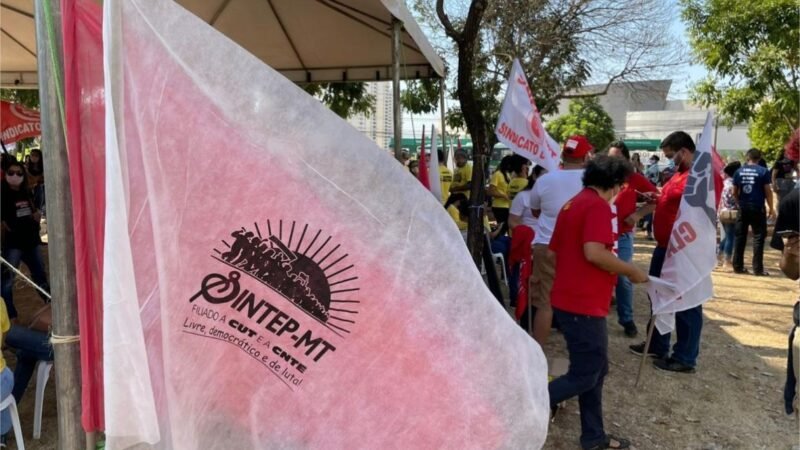 Sindicado anuncia paralisação dos professores na próxima semana em todo Estado