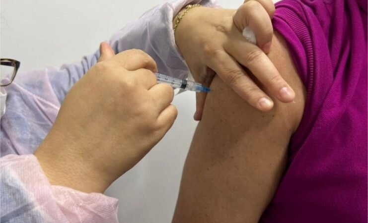 Câmara aplica cerca de 200 doses das vacinas de Covid-19 e Influenza nos últimos dois dias