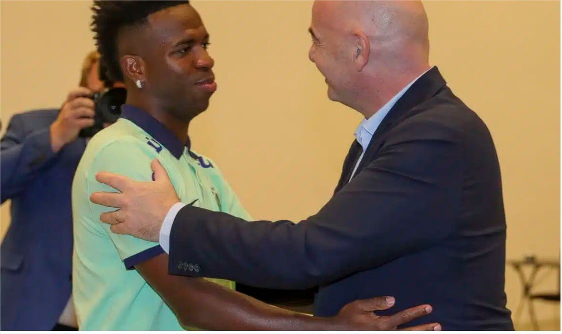 Vini Jr. comandará novo comitê antirracismo da Fifa, afirma Infantino