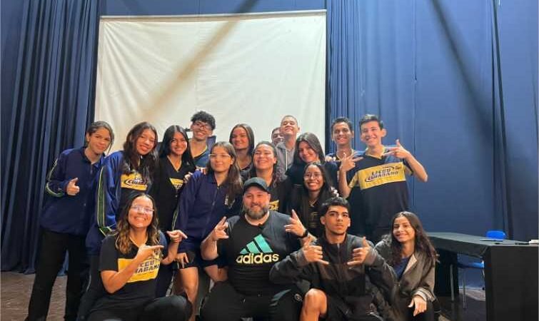 Embaixadores da Copa Educa visitam escolas e incentivam estudantes a participarem da competição