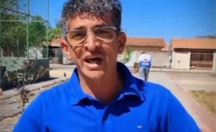 Gabinete de Cezinha se une a moradores para limpeza de praça