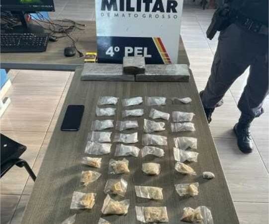 Suspeitos são presos com sacola de droga escondida embaixo da camiseta