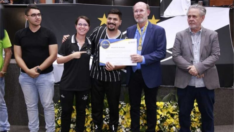 Time feminino do Mixto é homenageado após conquista de título nacional inédito