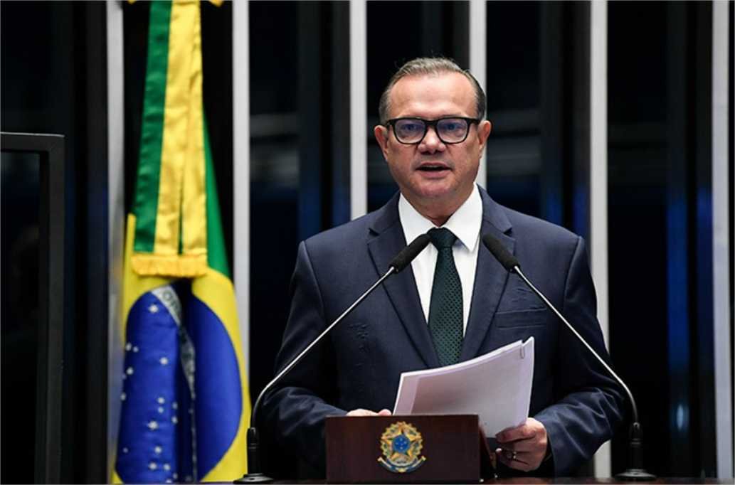 Senador cobra do Dnit planejamento e execução de obras