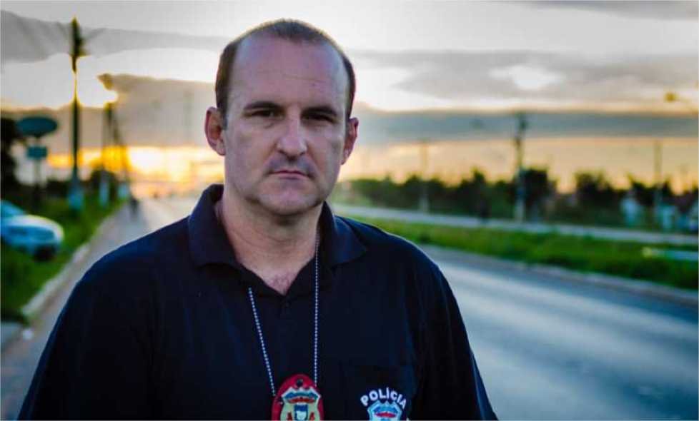 Delegado prende dois em flagrante após roubarem sua esposa e filha no Mãe Bonifácia