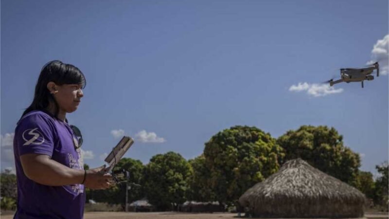 Indígenas usam drones para combater incêndios em MT