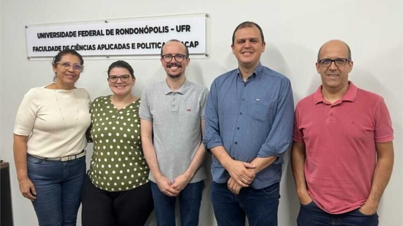 Thiago Silva reúne com professores da UFR para debater economia do município