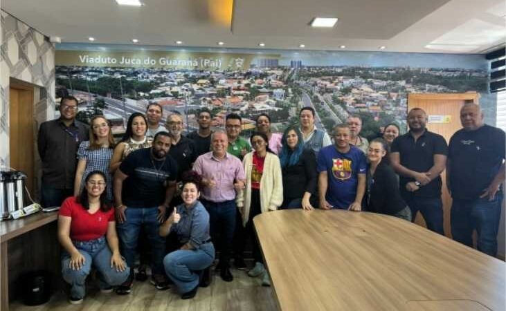 Chico se reúne com servidores da Comunicação e Cerimonial para Café com Presidente