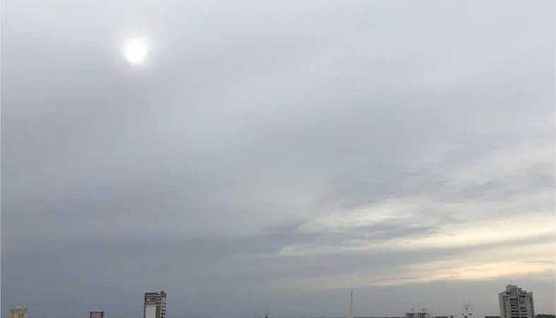 Chuva surpreende moradores no interior de MT neste sábado (12)