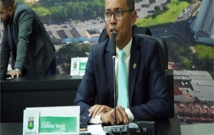 Equipe de Dídimo Vovô acompanha a finalização da obra em praça no Voluntários da Pátria