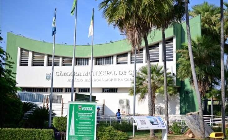 Audiência pública e 3 sessões solenes marcam semana no legislativo