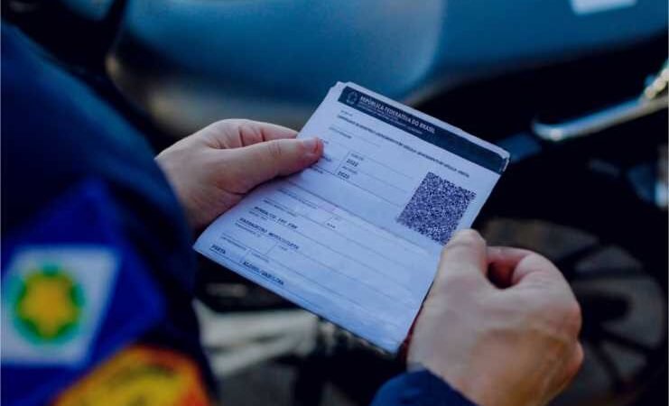 Taxa de licenciamento de veículo com placa final 9 deve ser paga até 30 de setembro