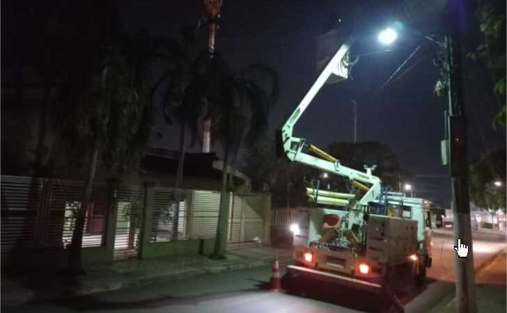 Bairros recebem trabalhos de troca de lâmpadas e tapa-buracos após indicações de Varanda