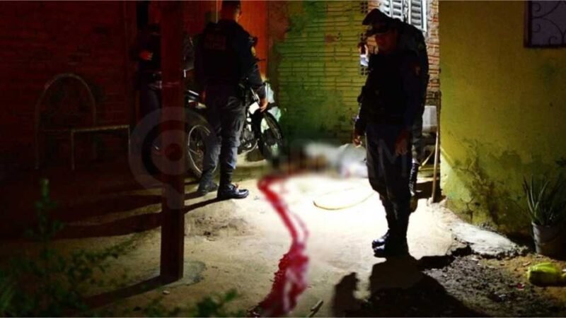 Homem é executado a tiros na porta de casa após deixar bar em Rondonópolis