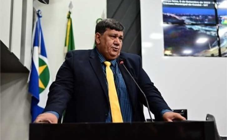 Rogério Varanda cobra Operação-tapa buracos em bairros de Cuiabá