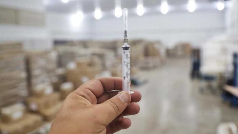 SES disponibiliza vacinas antirrábicas para imunização na região de fronteira