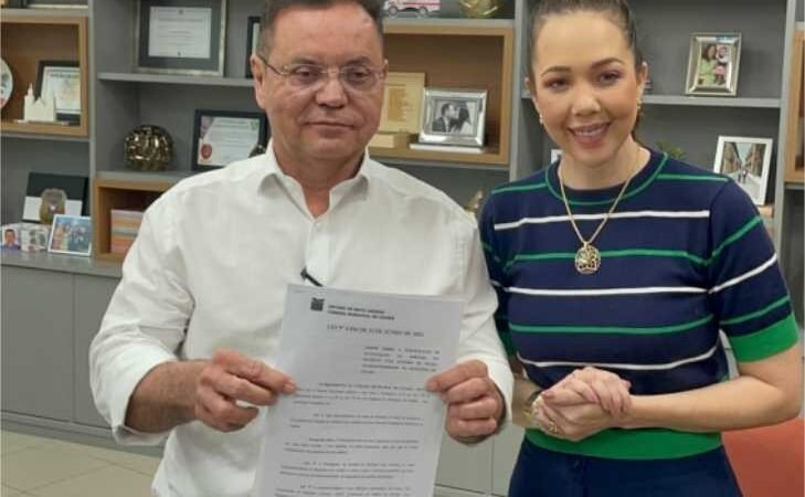 Maysa apresenta a Botelho fluxograma da jornada do paciente com autismo