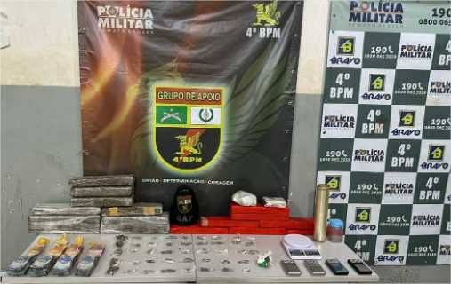 Três pessoas são presas pela Polícia Militar com 16 tabletes de maconha