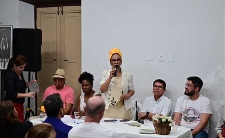 Edna anuncia comissão para discutir governança do centro histórico