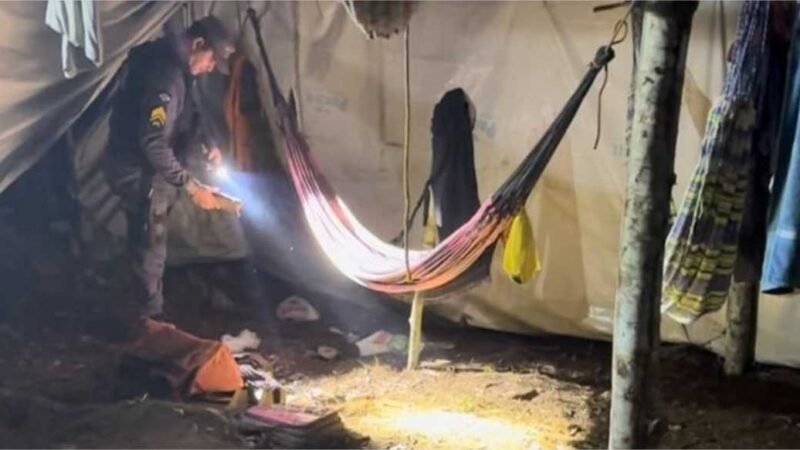 Policiais da Patrulha Rural prendem quatro pessoas por invasão a fazenda