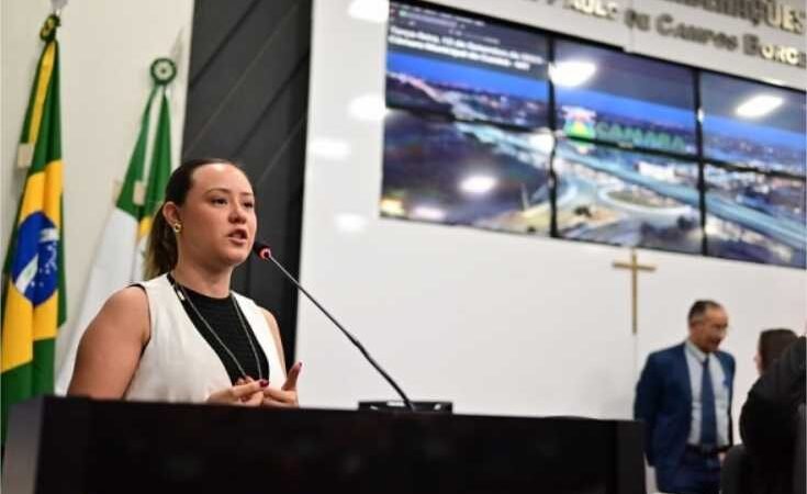 Psicóloga alerta sobre prevenção ao suicídio na tribuna da Câmara