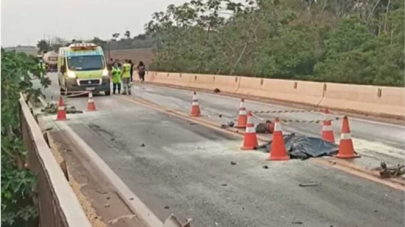 Acidente entre motocicleta e carreta deixa um morto na BR-163