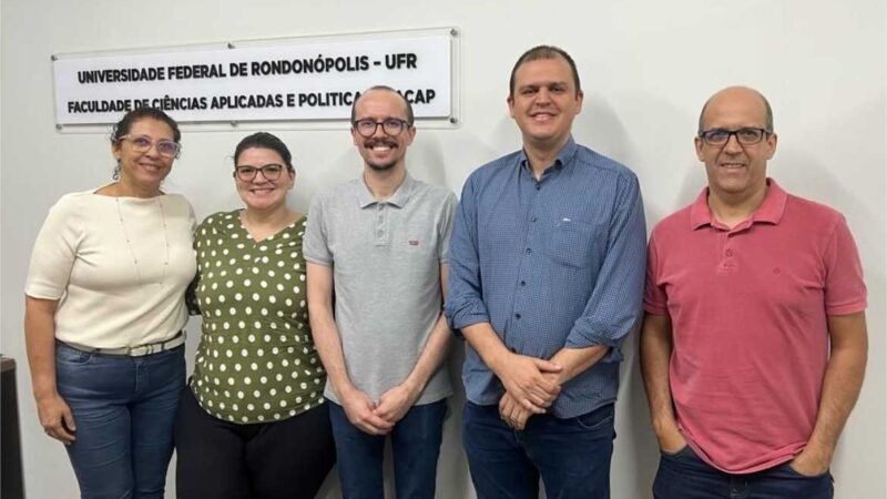 Thiago Silva reúne com professores da UFR para debater economia do município