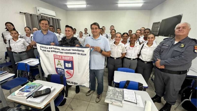 Thiago Silva defende projeto de ampliação de escolas cívico-militares