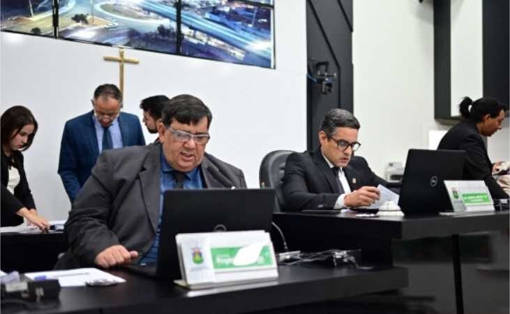 Câmara aprova requerimentos para sessão solene e projetos nesta terça-feira