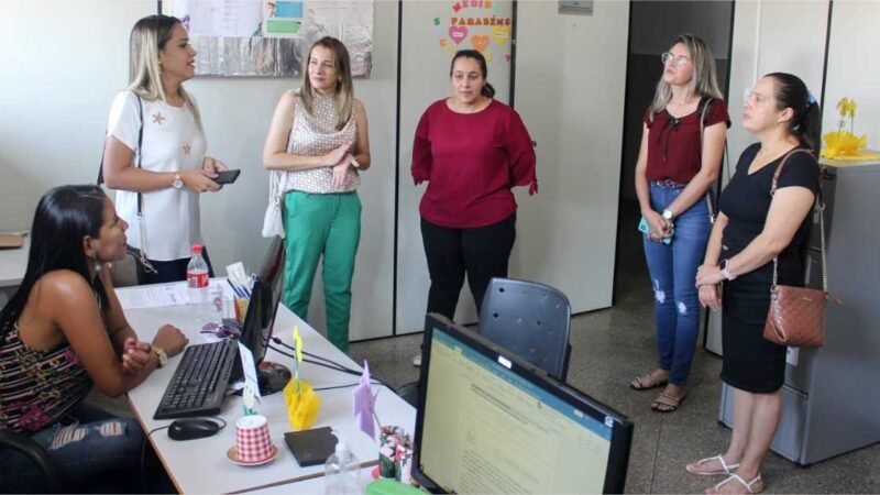 Profissionias de Canarana conhecem atuação da Secretária de Assistência Social