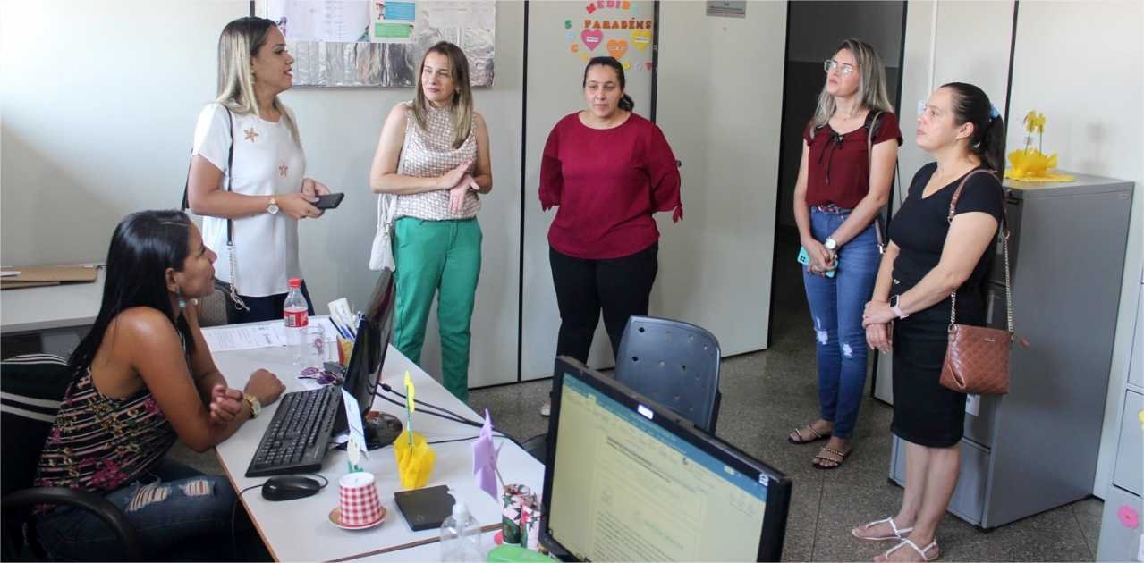Profissionias de Canarana conhecem atuação da Secretária de Assistência Social