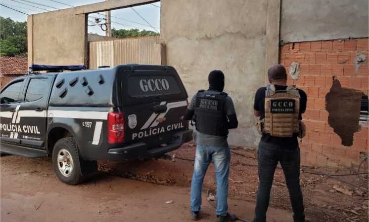 Operação da Polícia Civil cumpre mandados contra grupo criminoso investigado por tortura em Várzea Grande