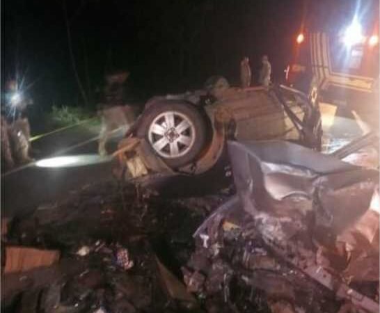 Acidente entre dois carros deixa seis mortos na BR-174 em Conquista D’Oeste