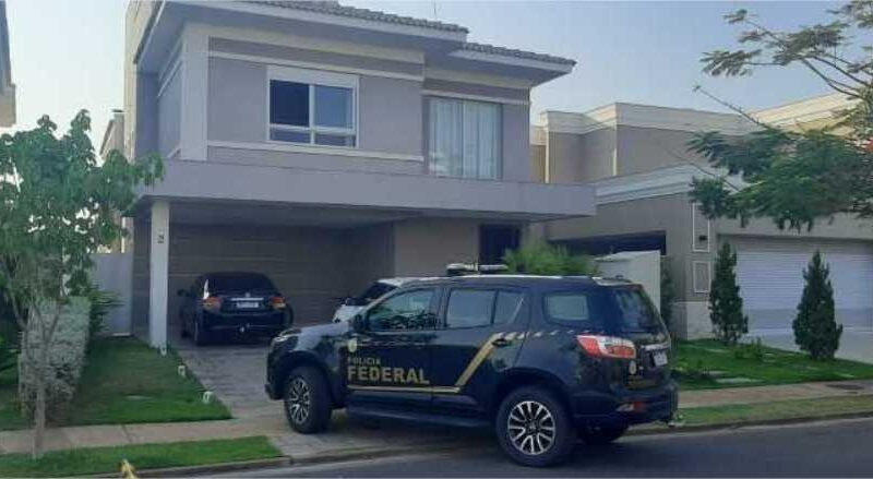 PF cumpre mandados contra quadrilha acusada de desviar R$ 13 milhões da Saúde de Cuiabá; veja vídeo