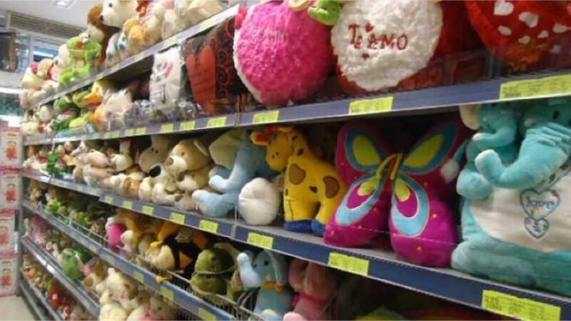 Famílias devem gastar cerca de R$ 340 com brinquedos, aparelhos eletrônicos e passeios em MT