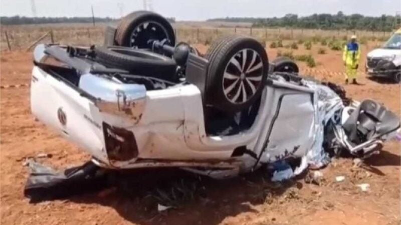 Homem de 51 anos morre ao colidir caminhonete na traseira de carreta na BR-163