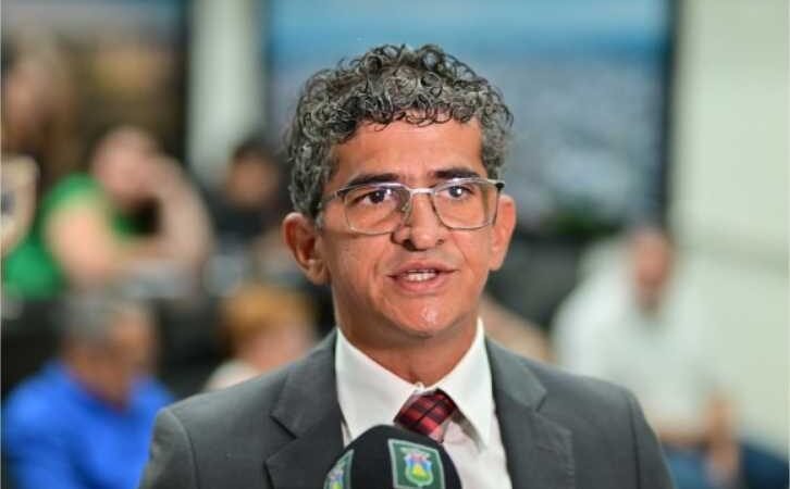 Vereador Cezinha homenageia chefes de cozinha