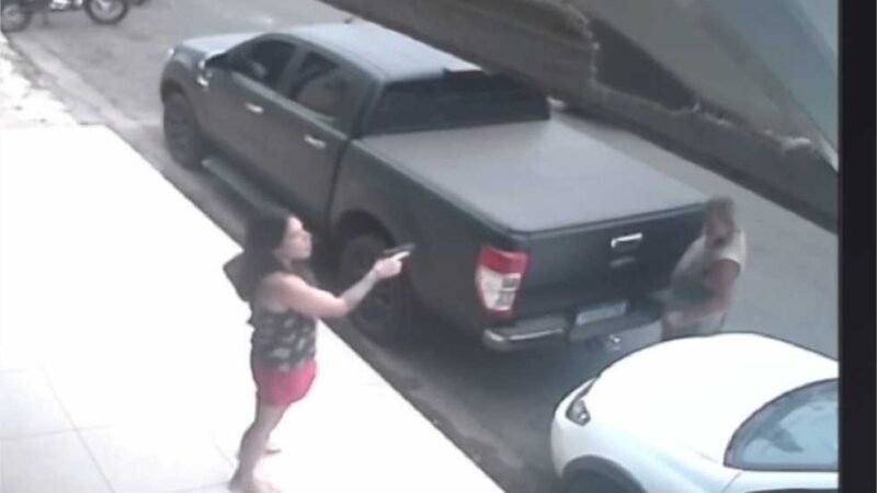 Delegada atira contra morador de rua que a agrediu e tentou arrombar caminhonete da PJC