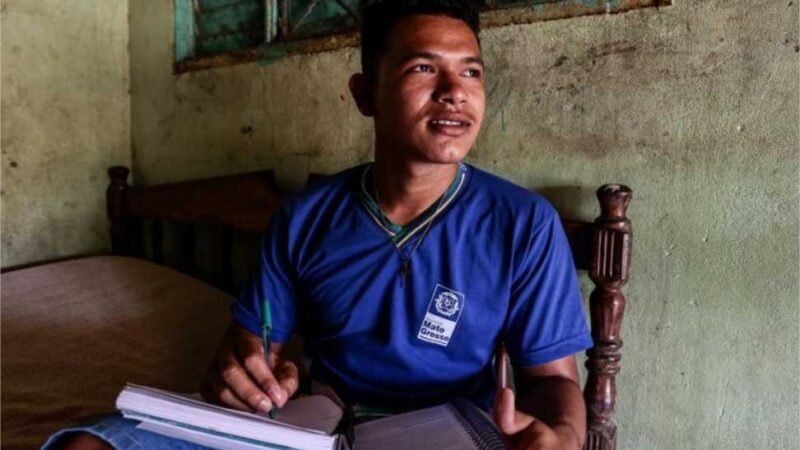 Estudante da zona rural que fez intercâmbio na Inglaterra vai fazer o Enem