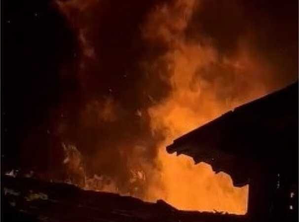 Homem ateia fogo em colchão e incendeia a própria casa em Várzea Grande