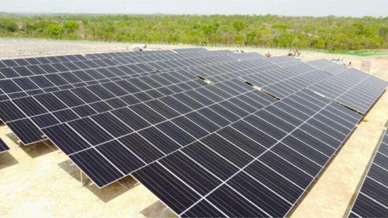 Vice-prefeito vistoria obra da primeira usina de energia solar de Cuiabá