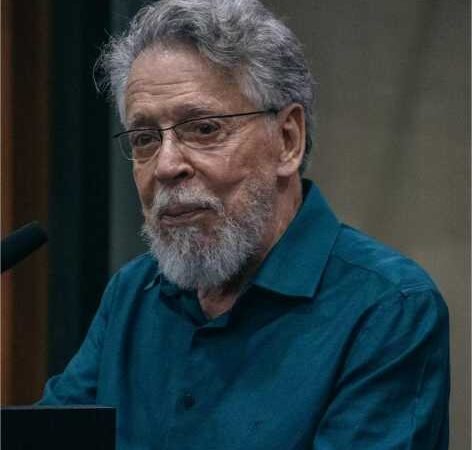 É o livro da minha vida, estou recompensado pela trajetória, diz Humberto Espíndola